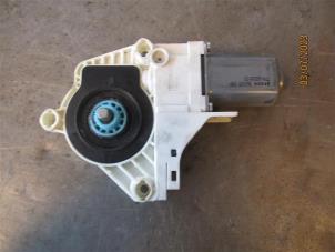 Usados Motor de ventanilla de puerta Audi A4 Precio de solicitud ofrecido por Autohandel-Smet Gebroeders NV