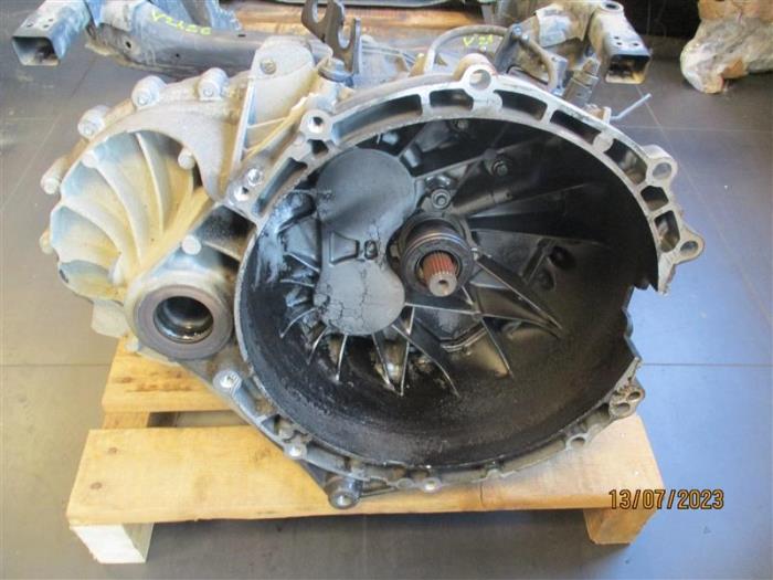 Used Gearbox Ford Transit Custom 2.0 TDCi 16V Eco Blue 130 Price on request offered by Autohandel-Smet Gebroeders NV
