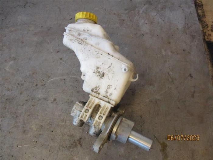 Used Master cylinder Fiat Fiorino (225) 1.3 D 16V Multijet Price on request offered by Autohandel-Smet Gebroeders NV