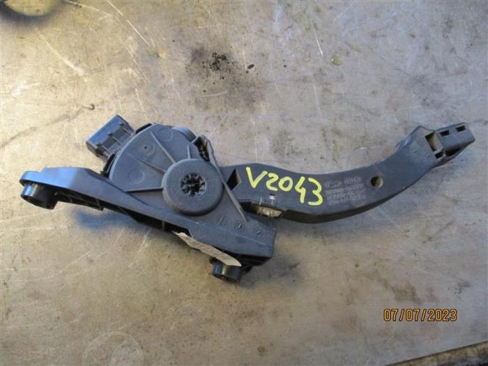 Begagnade Gaspedalsensor Kia Cee'd (JDB5) 1.6 CRDi 16V VGT Pris på förfrågan erbjuds av Autohandel-Smet Gebroeders NV