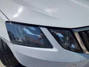 Used Headlight, right Skoda Octavia (5EAA) 1.6 TDI 16V Price on request offered by Autohandel-Smet Gebroeders NV