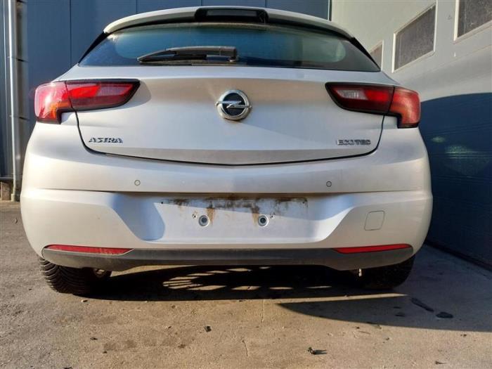 Pare choc arrière d'un Opel Astra K 1.0 Turbo 12V 2018