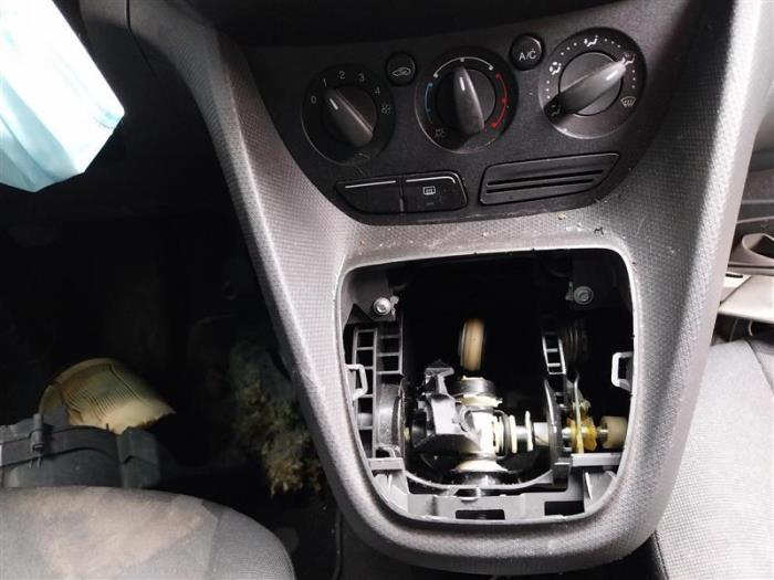 Gebrauchte Getriebe Ford Tourneo Connect/Grand Tourneo Connect 1.6 TDCi 16V 95 Preis auf Anfrage angeboten von Autohandel-Smet Gebroeders NV