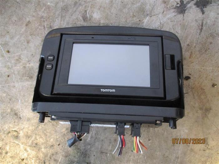 Gebrauchte Navigation Display Toyota Aygo (B10) 1.0 12V VVT-i LPG Preis auf Anfrage angeboten von Autohandel-Smet Gebroeders NV