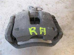 Used Rear brake calliper, right Citroen Jumper (U9) 2.2 Blue HDi 165 Price on request offered by Autohandel-Smet Gebroeders NV