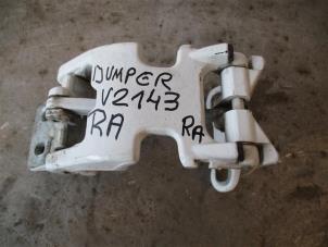 Used Rear door hinge, right Citroen Jumper (U9) 2.2 Blue HDi 165 Price on request offered by Autohandel-Smet Gebroeders NV
