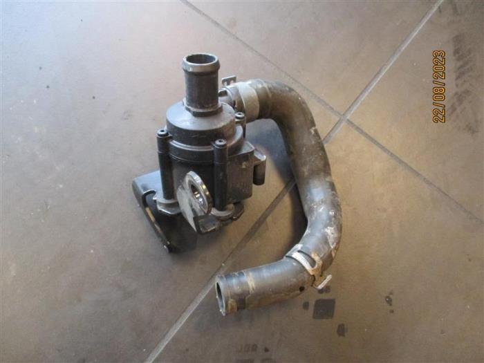 Begagnade Extra vattenpump Audi A5 Pris på förfrågan erbjuds av Autohandel-Smet Gebroeders NV