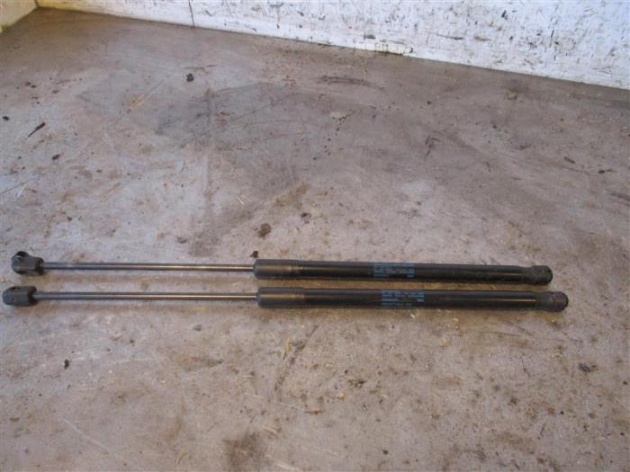 Set of tailgate gas struts Volkswagen Polo V 1.2 12V 6R6827550A