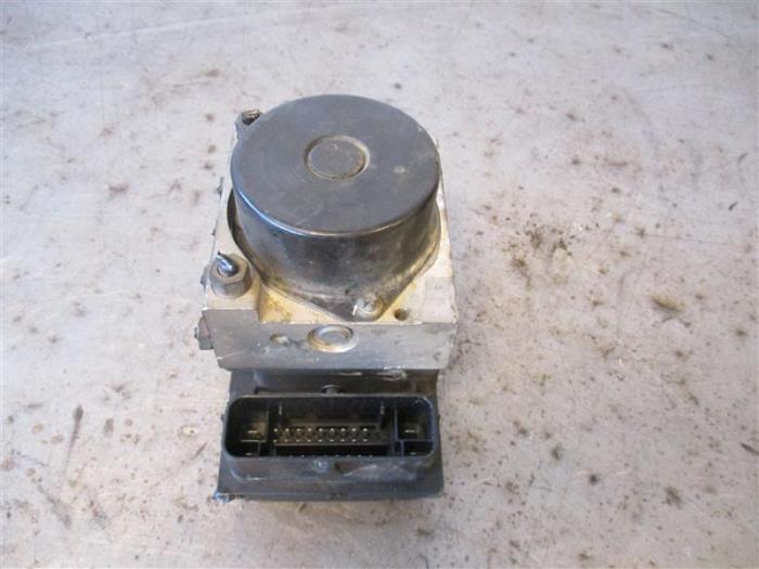 ABS pump from a Volkswagen Polo V (6R) 1.6 TDI 16V 90 2011