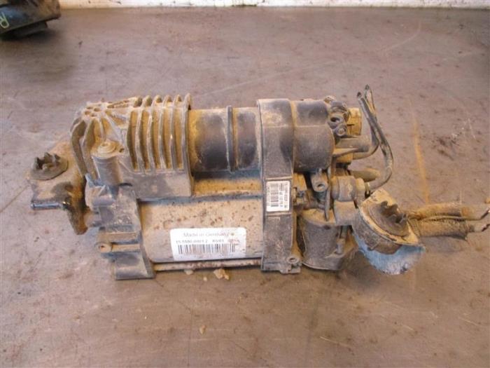 Begagnade Luftpump (fjädring) Dodge 1500 Crew Cab (DS) 5.7 Hemi V8 4x4 Pris på förfrågan erbjuds av Autohandel-Smet Gebroeders NV