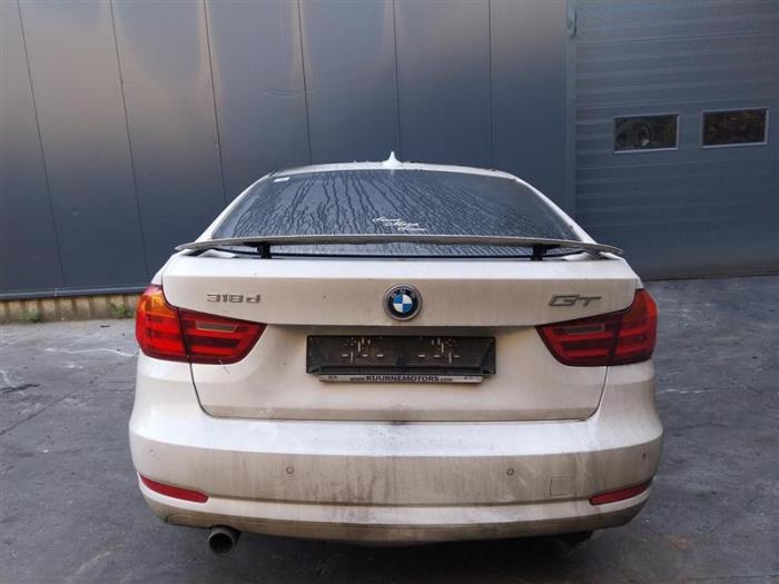 Parachoques trasero de un BMW 3 serie Gran Turismo (F34) 318d 2.0 16V 2015