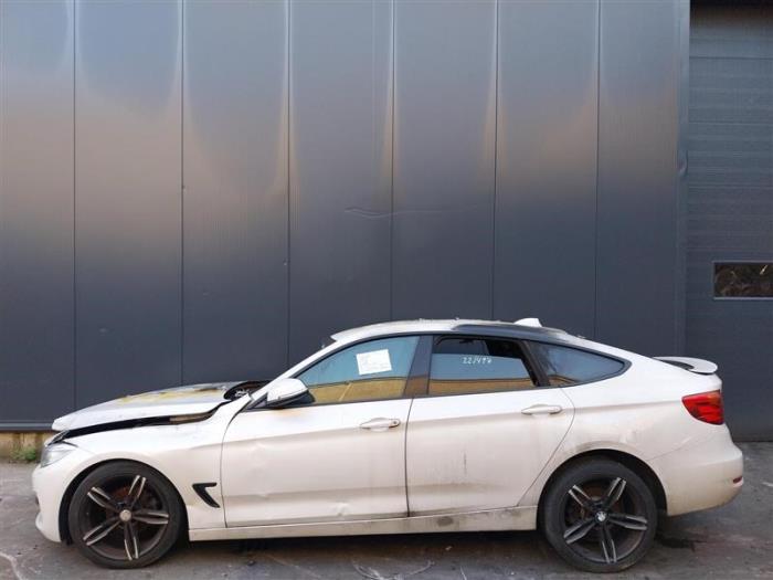 Puerta de 4 puertas izquierda delante de un BMW 3 serie Gran Turismo (F34) 318d 2.0 16V 2015