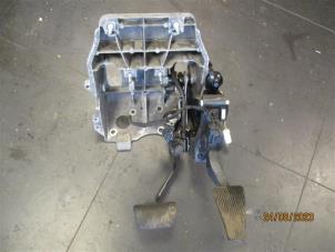Used Set of pedals Dodge 1500 Crew Cab (DS/DJ/D2) 5.7 Hemi V8 4x4 Price on request offered by Autohandel-Smet Gebroeders NV