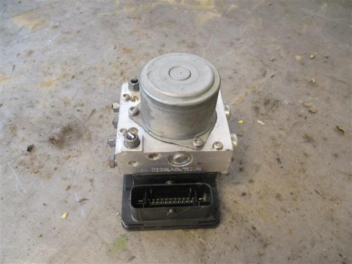 Begagnade ABS-pump Fiat 500L (199) 1.4 16V Pris på förfrågan erbjuds av Autohandel-Smet Gebroeders NV