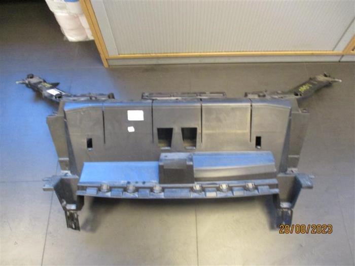 Begagnade Front Citroen Berlingo 1.2 12V PureTech 130 Pris på förfrågan erbjuds av Autohandel-Smet Gebroeders NV