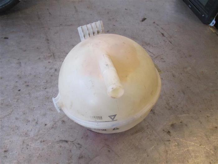 Expansion vessel from a Skoda Fabia II Combi 1.2i 2009