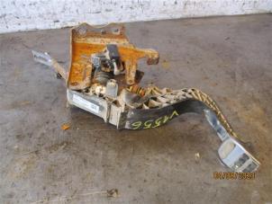 Used Clutch pedal Ford Focus 4 1.5 EcoBlue 120 Price on request offered by Autohandel-Smet Gebroeders NV