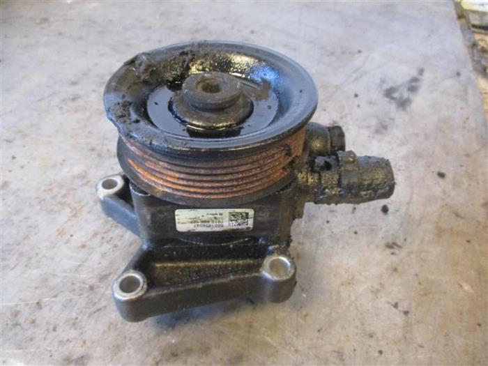Used Power steering pump Fiat Ducato (250) 2.3 D 140 Multijet AdBlue Price on request offered by Autohandel-Smet Gebroeders NV