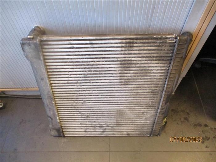 Used Radiator Landrover Vogue Price on request offered by Autohandel-Smet Gebroeders NV