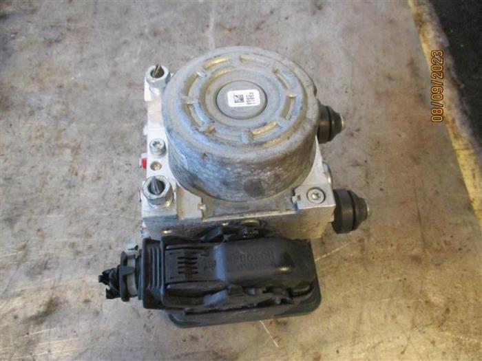 Gebrauchte ABS Pumpe Mitsubishi Outlander (GF/GG) 2.2 DI-D 16V Clear Tec 4x4 Preis auf Anfrage angeboten von Autohandel-Smet Gebroeders NV