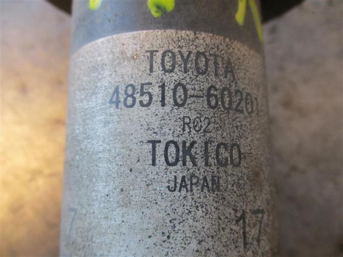 Stoßdämpfer rechts vorne van een Toyota Land Cruiser (J15) 3.0 D-4D-F 16V Van 2015
