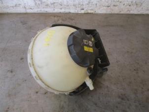 Used Expansion vessel BMW 3 serie (F30) 320i xDrive 2.0 16V Price on request offered by Autohandel-Smet Gebroeders NV