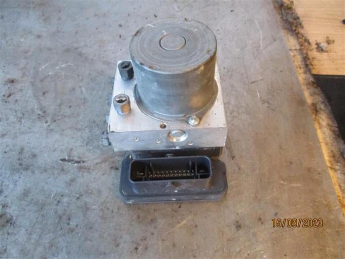 Begagnade ABS-pump Opel Astra K Pris € 181,50 Inklusive moms erbjuds av Autohandel-Smet Gebroeders NV