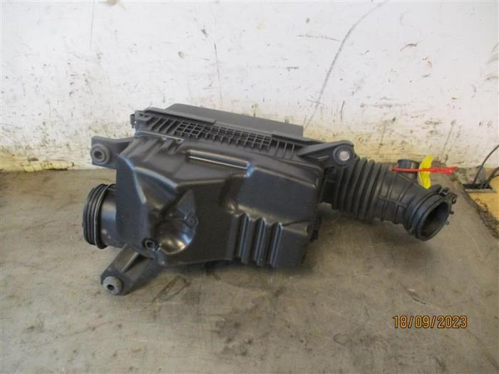 Gebrauchte Luftfiltergehäuse Kia Stonic (YB) 1.4 MPI 16V Preis auf Anfrage angeboten von Autohandel-Smet Gebroeders NV