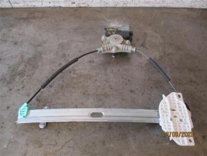 Used Door window motor Kia Stonic (YB) 1.4 MPI 16V Price on request offered by Autohandel-Smet Gebroeders NV