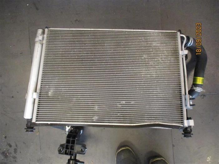 Begagnade AC-radiator Kia Stonic (YB) 1.4 MPI 16V Pris på förfrågan erbjuds av Autohandel-Smet Gebroeders NV