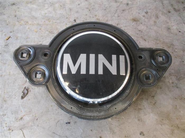 Begagnade Emblem Mini Countryman (R60) 2.0 Cooper D 16V Autom. Pris på förfrågan erbjuds av Autohandel-Smet Gebroeders NV