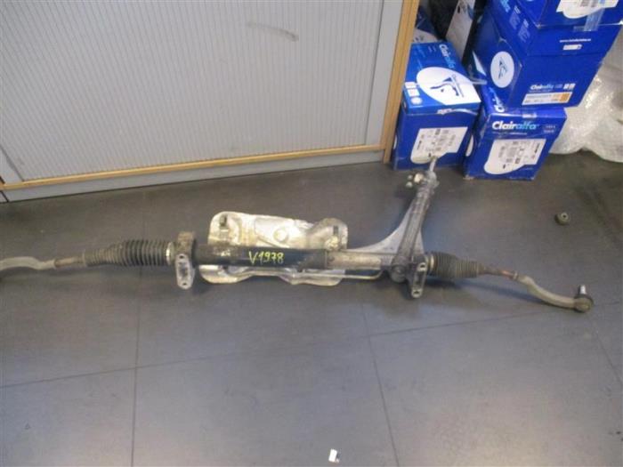 Begagnade Styrbox Peugeot Boxer (U9) 2.2 Blue HDi 140 Pris på förfrågan erbjuds av Autohandel-Smet Gebroeders NV