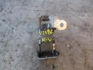 Used Front door hinge, right Renault Megane III Grandtour (KZ) 1.2 16V TCE 115 Price on request offered by Autohandel-Smet Gebroeders NV
