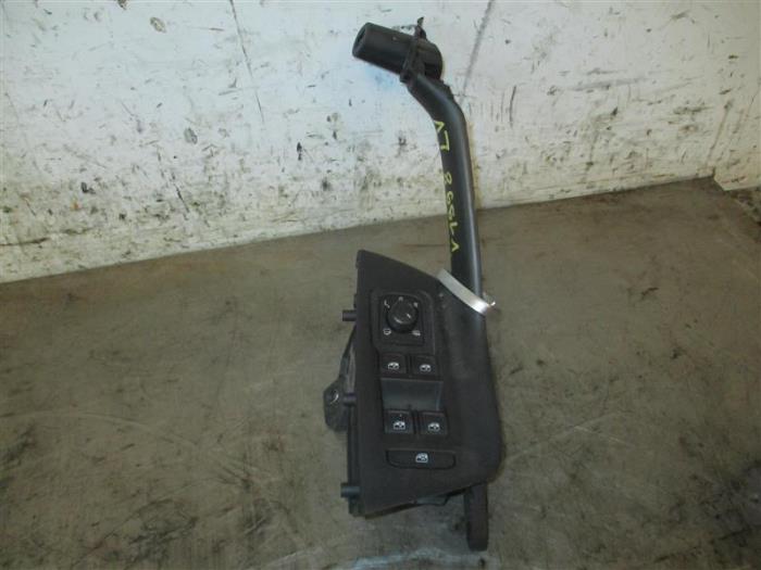 Usados Interruptor de ventanilla eléctrica Volkswagen Passat (3G2) 1.6 TDI 16V Precio de solicitud ofrecido por Autohandel-Smet Gebroeders NV