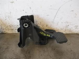 Used Brake pedal Volkswagen Passat (3G2) 1.6 TDI 16V Price on request offered by Autohandel-Smet Gebroeders NV