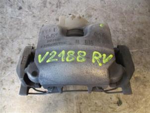 Used Front brake calliper, right Opel Astra K Sports Tourer 1.5 CDTi 105 12V Price on request offered by Autohandel-Smet Gebroeders NV