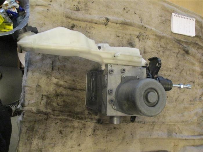 Begagnade ABS-pump Opel Astra K Sports Tourer 1.5 CDTi 105 12V Pris på förfrågan erbjuds av Autohandel-Smet Gebroeders NV