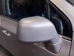 Used Wing mirror, right Chevrolet Orlando 2.0 D 16V Price on request offered by Autohandel-Smet Gebroeders NV
