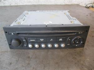 Gebrauchte Radio CD Spieler Peugeot Partner Tepee (7A/B/C/D/E/F/G/J/P/S) 1.6 HDI 90 Preis auf Anfrage angeboten von Autohandel-Smet Gebroeders NV