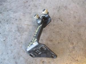 Used Rear door hinge, right Mercedes Sprinter 3,5t (906.63) 314 CDI 16V Price on request offered by Autohandel-Smet Gebroeders NV