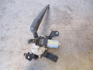 Used Wiper motor + mechanism Chevrolet Orlando Price on request offered by Autohandel-Smet Gebroeders NV