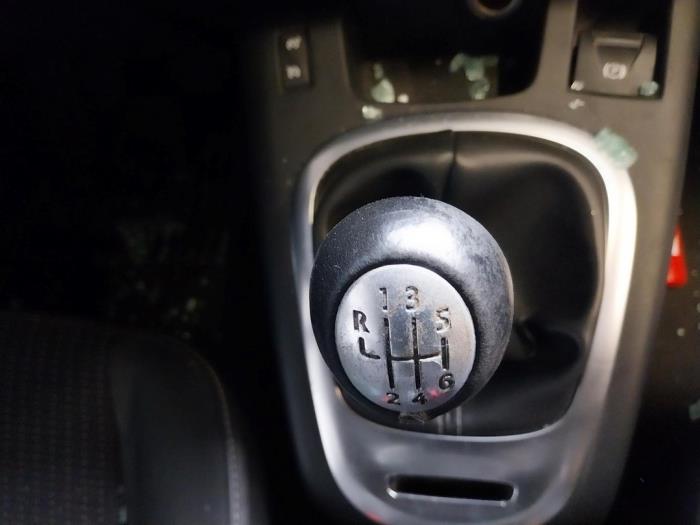 Gebrauchte Getriebe Renault Scénic III (JZ) 1.6 Energy dCi 130 Preis auf Anfrage angeboten von Autohandel-Smet Gebroeders NV
