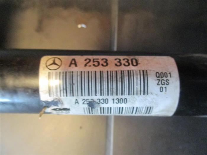 Front drive shaft, left from a Mercedes-Benz GLC (X253) 2.2 250d 16V BlueTEC 4-Matic 2015