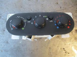 Used Air conditioning control panel Renault Trafic (1FL/2FL/3FL/4FL) 1.6 dCi 115 Price on request offered by Autohandel-Smet Gebroeders NV