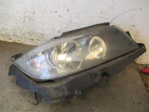 Used Headlight, right BMW 3 serie Touring (E91) 325i 24V Price on request offered by Autohandel-Smet Gebroeders NV