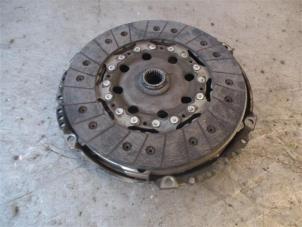 Used Pressure plate Renault Trafic (1FL/2FL/3FL/4FL) 1.6 dCi 120 Twin Turbo Price on request offered by Autohandel-Smet Gebroeders NV