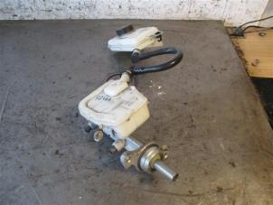 Usados Cilindro freno principal Renault Trafic (1FL/2FL/3FL/4FL) 1.6 dCi 120 Twin Turbo Precio de solicitud ofrecido por Autohandel-Smet Gebroeders NV