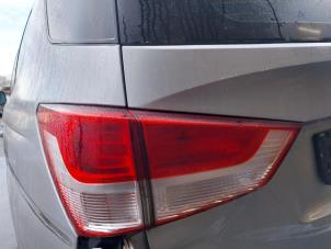 Used Taillight, left Ssang Yong Rodius 2.0 e-200 Xdi 16V 2WD Price on request offered by Autohandel-Smet Gebroeders NV