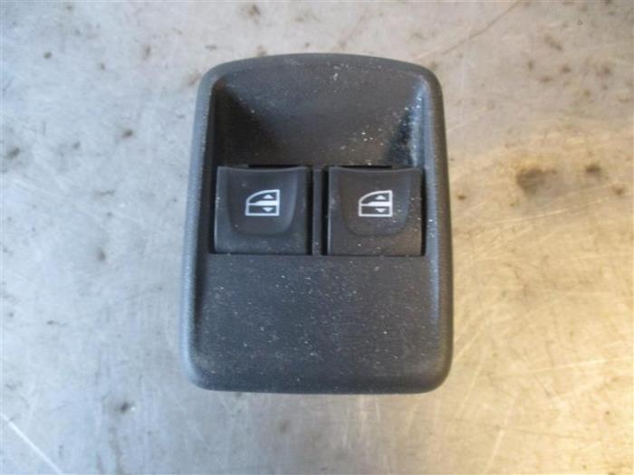 Usados Interruptor combinado de ventanillas Fiat Talento 1.6 MultiJet Biturbo 120 Precio de solicitud ofrecido por Autohandel-Smet Gebroeders NV