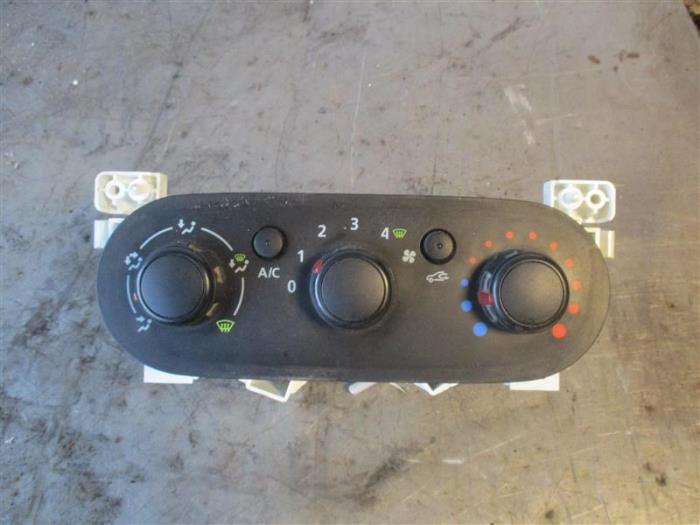 Air conditioning control panel from a Renault Trafic (1FL/2FL/3FL/4FL) 1.6 dCi 125 Twin Turbo 2018
